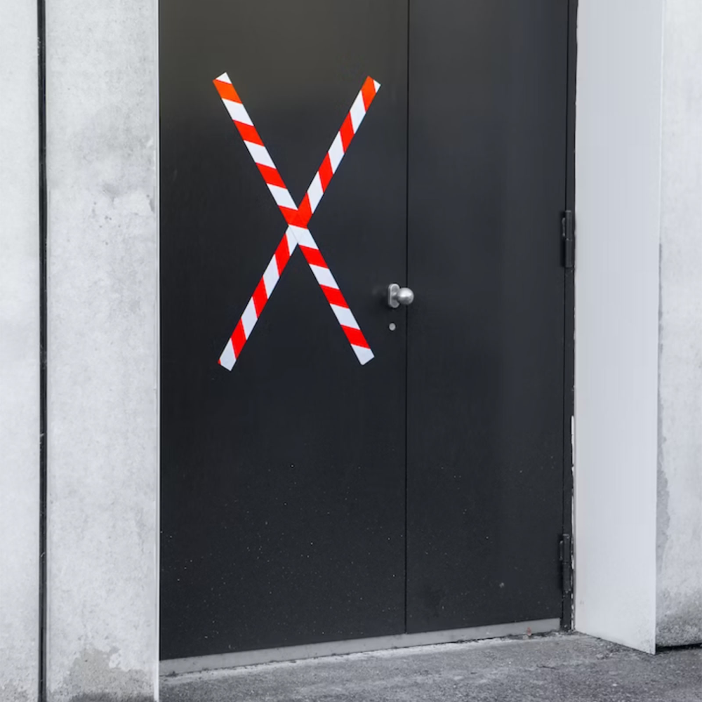 Magnetband Vit/Röd, 50 mm x 5 meter