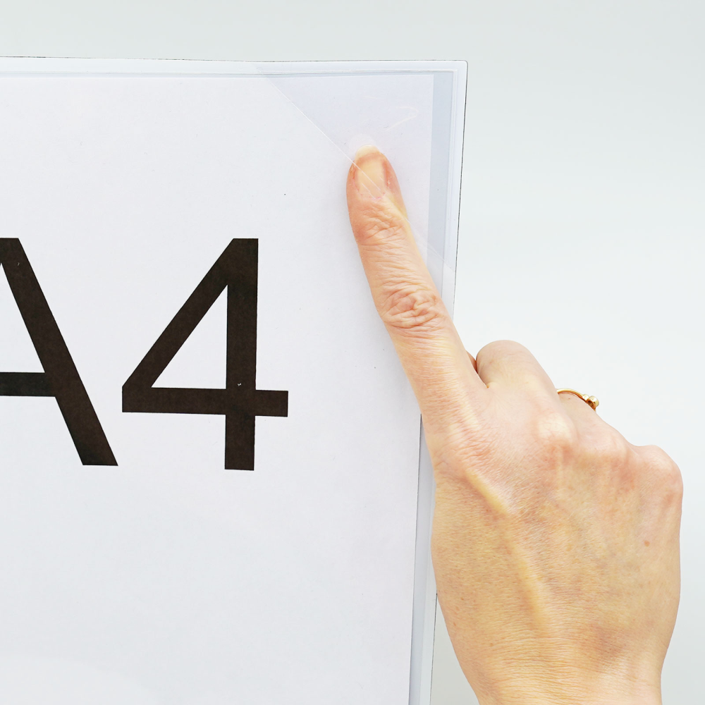 Magnetficka, Vit A4 m/trekantsstängning