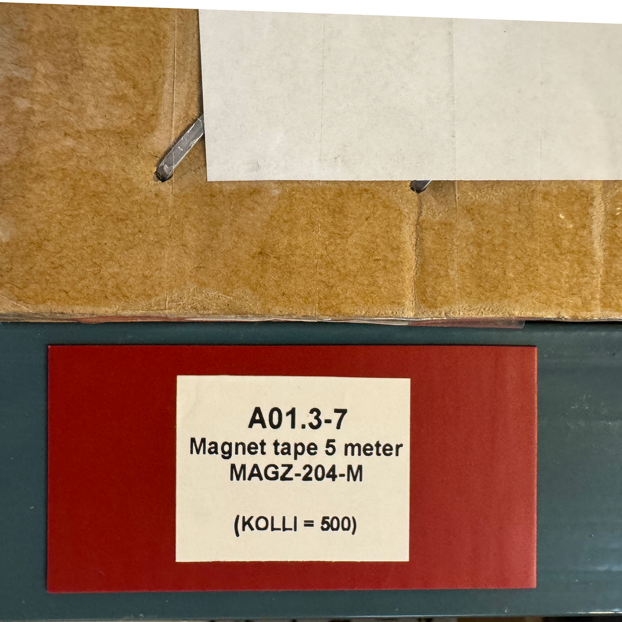 Magnet för lagerhyllor, Röd 8x4 cm.