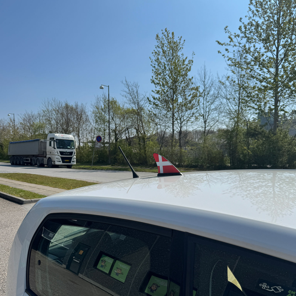 Flagga för bilen 19x14 cm (Danmark) - Magnetisk