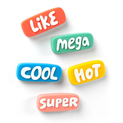 Like Magneter med rolig text: LIKE, MEGA, COOL, HOT och SUPER.