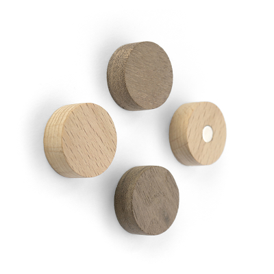 Wood Round magneter av trä med neodymmagnet bagom, 4-pack från Trendform