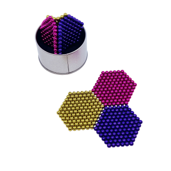 Magnetkulor i 3 olika färger: pink, lila och guld. Paket (metallåda) med 300 magnetbollar.