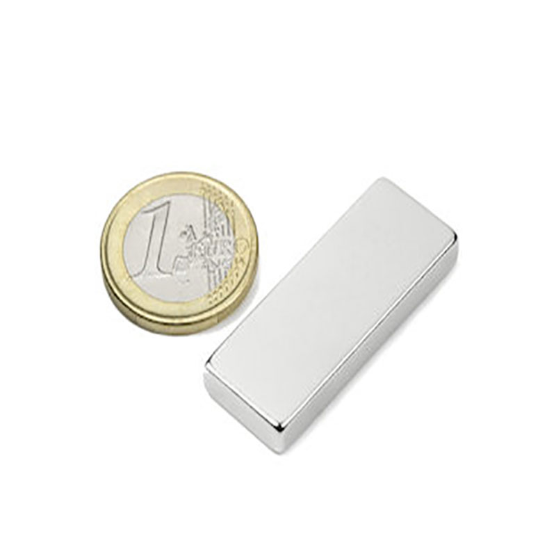 Supermagnet Kub 40x15x5 mm.