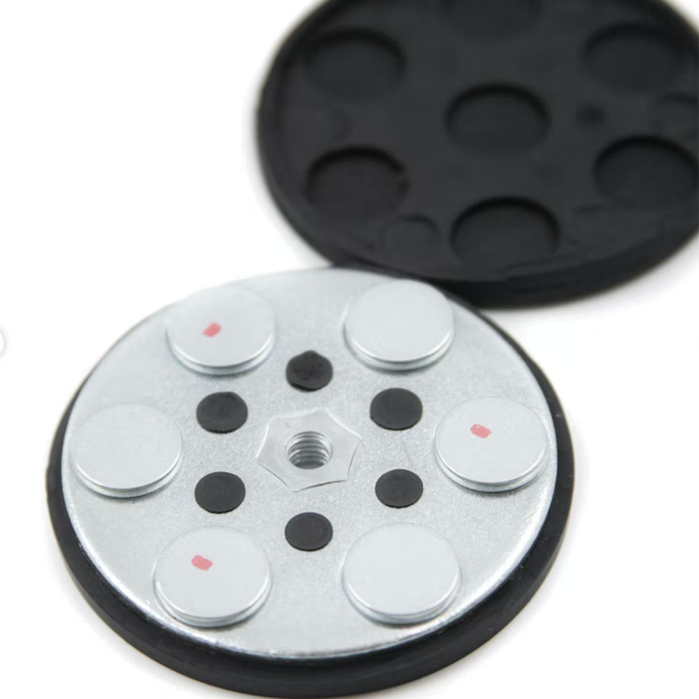 Gummimagnet med invändig gänga, Ø66 mm.